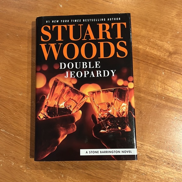 Two Stuart Woods hardcover books - Picture 4 of 7